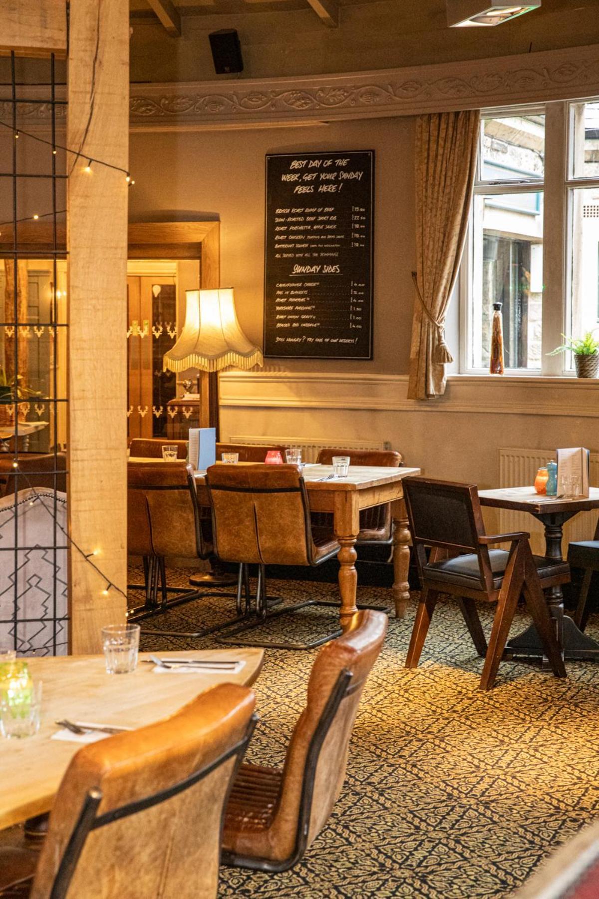 The Devonshire Arms Hotell Baslow Exteriör bild